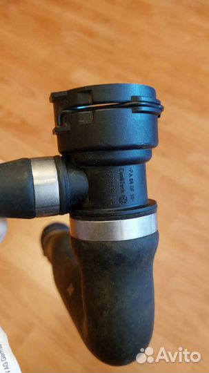 Новый верхний патрубок радиатора охлаждения Bmw