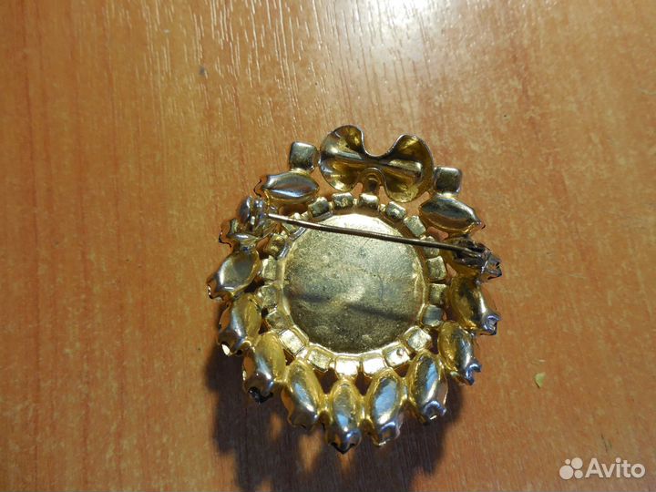 Брошь брошка