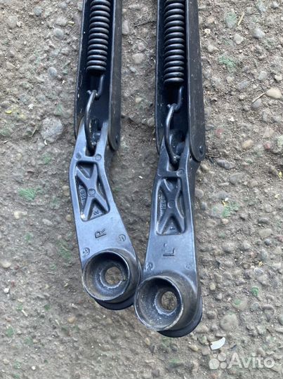 Chrysler 300m поводок дворника