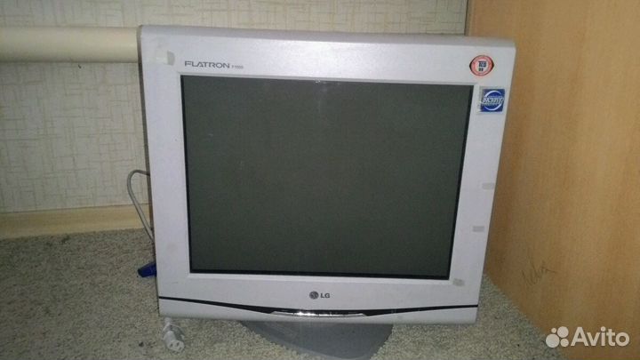 Монитор 17 дюйов