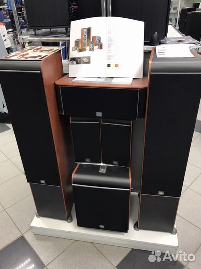 Комплект акустики для домашнего кинотеатра JBL