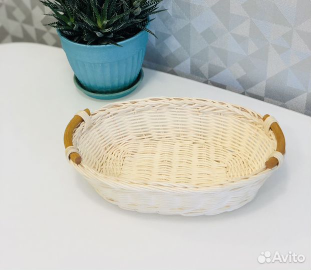 Корзина плетеная из ротанга, белая