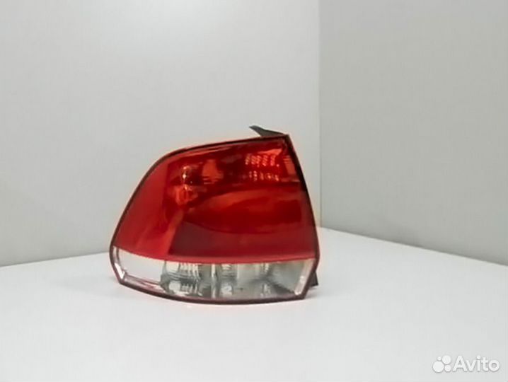 Фонарь задний левый Фольксваген Поло Седан 2010-нв