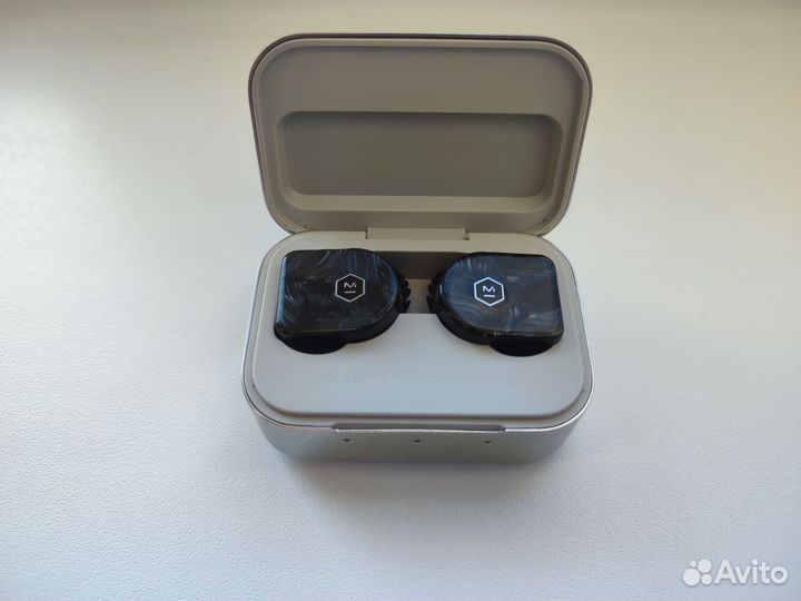 Беспроводные наушники master & dynamic