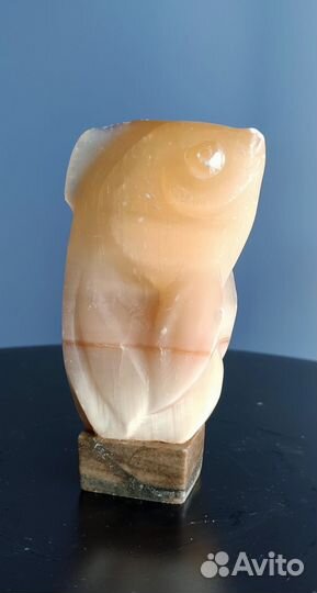 Статуэтка золотая рыбка селенит