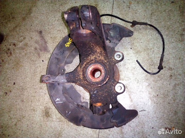 Вольво S60 S80 кулак поворотный 31201286