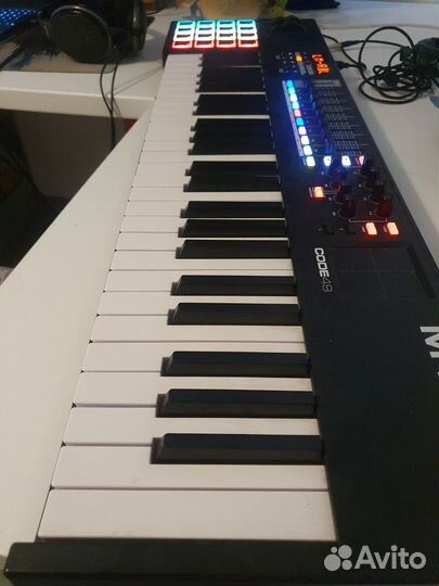 M-audio code 49 мидиклавиатура