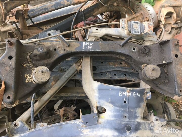 Подрамник передний bmw e34