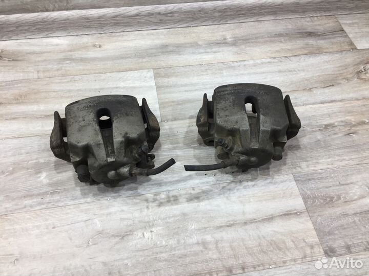 Суппорт передний правый BMW 5 e39 / бмв е39