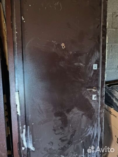 Дверь входная металлическая