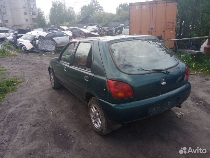Запчасти Б/У Ford Fiesta хэтчбек 4 1.3 i J4C