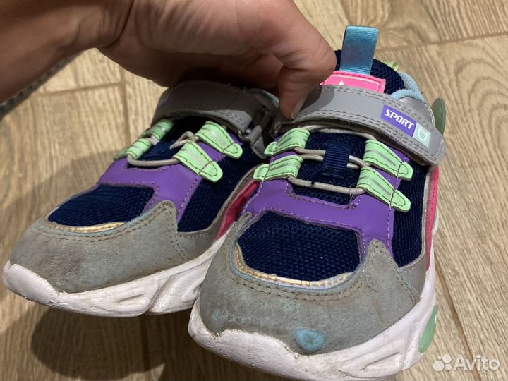 Кроссовки для девочки