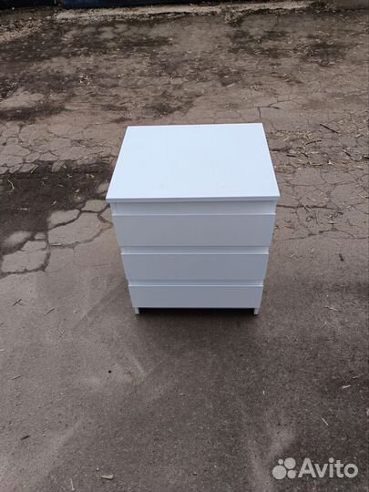 Туалетный столик с зеркалом и тумба