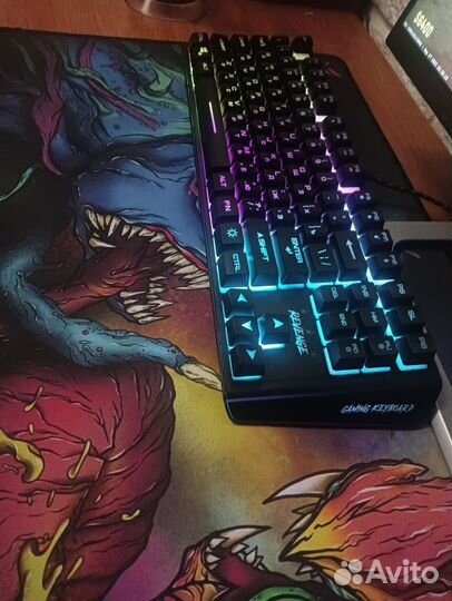 Игровая клавиатура и мышь