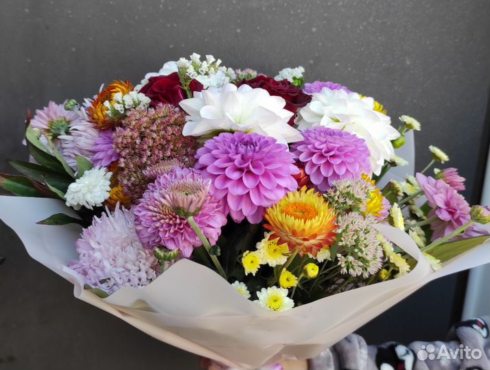 Букеты из хризантем и георгин
