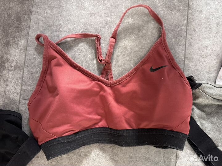 Спортивные топы Nike S