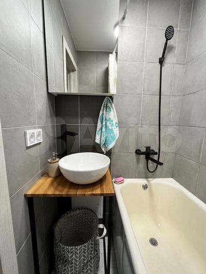 2-к. квартира, 43 м², 4/9 эт.