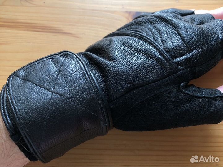Мужские кожаные перчатки черные