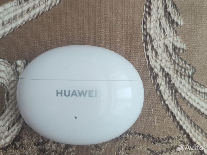 Только зарядник Huawei Freebuds 5i с микрофоном