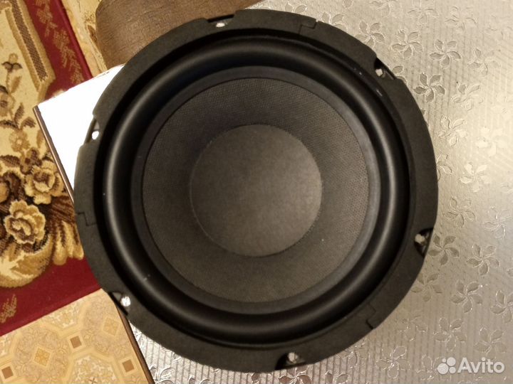 Динамик для сабвуфера