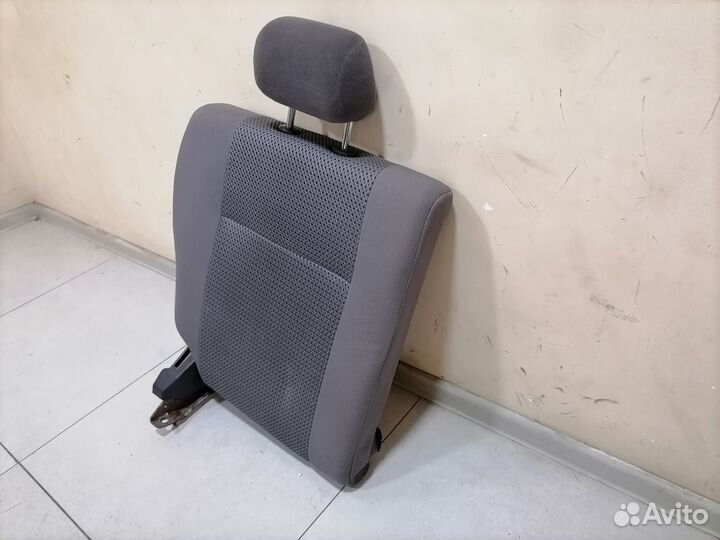 Спинка заднего сиденья правая Nissan Wingroad 2002