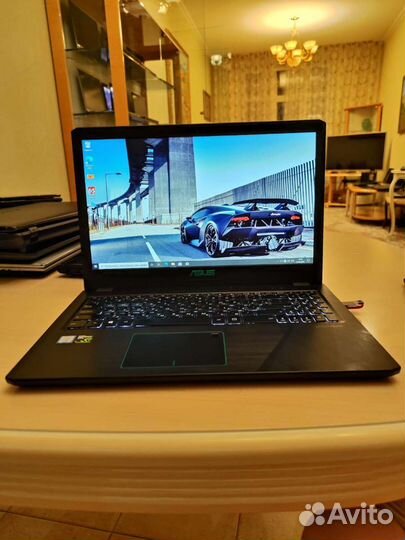 Asus X570U/2 i5-8250U/8Gb/256SSD/1050Ti