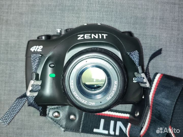 Зеркальный фотоаппарат Зенит 412