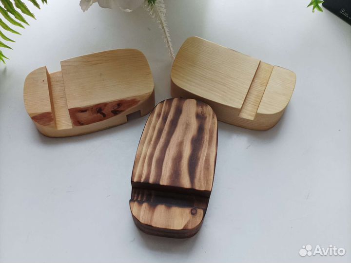 Подставка для телефона из дерева