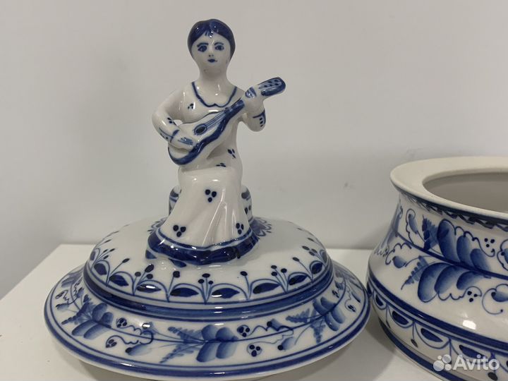 Сахарница гжель