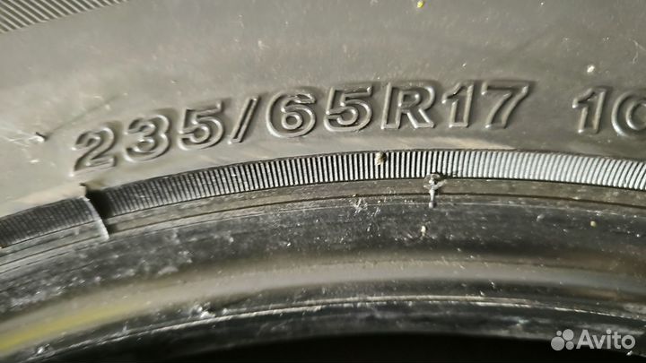 Bridgestone Ice Cruiser 7000 235/65 R17