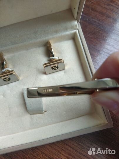 Набор запонки и держатель для галстука Celinee