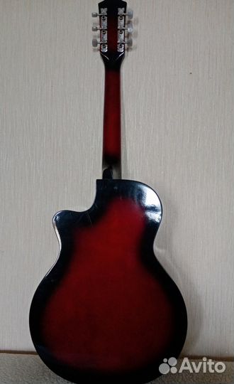 Акустическая гитара