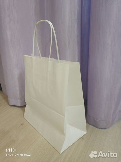 Белые крафт пакеты с крученной ручкой