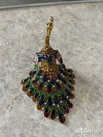 Сувенир статуэтка