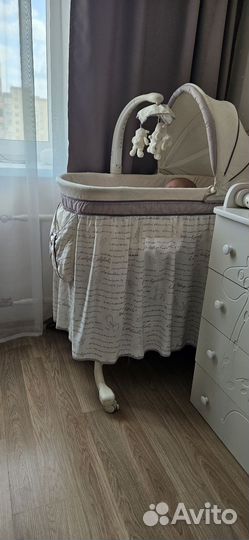 Детская кроватка люлька с маятником