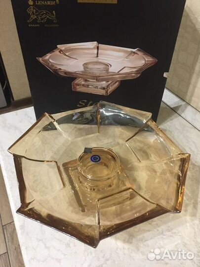 Тортница Lenardi на ножке