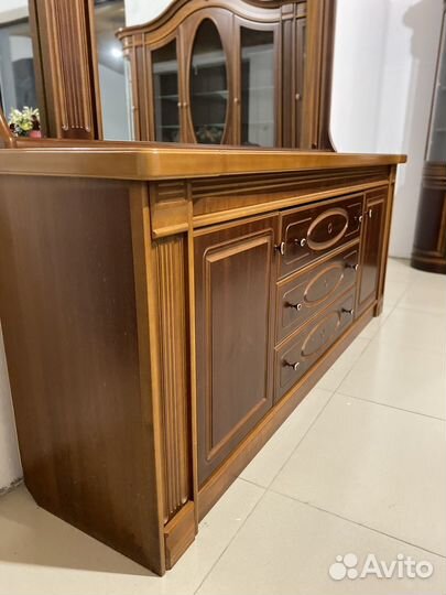 Комод с зеркалом