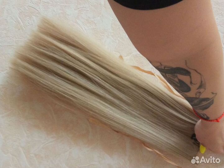 Волосы на лентах блонд