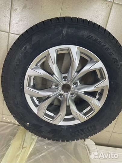 Pirelli Ice Zero FR 235/65 R17 108H