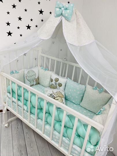 Бортики в детскую кроватку. Осталось два комплекта