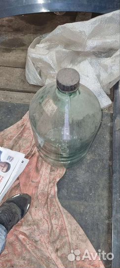 Бутыли стеклянные, объем около 50 - ти литров