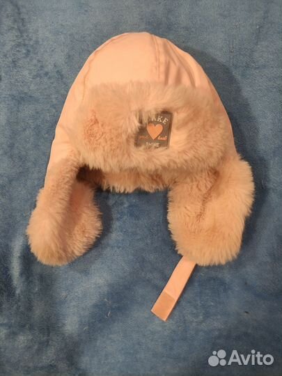 Продам зимние шапки для девочки