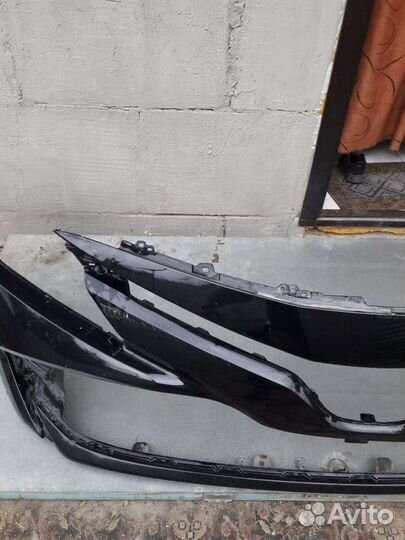 Бампер toyota camry V70 передний