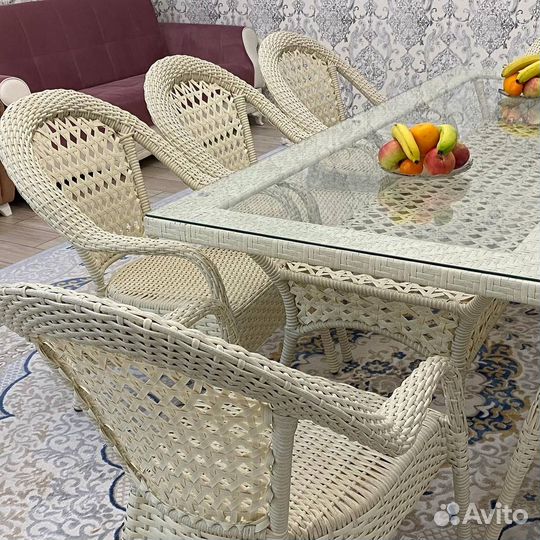 Комплект мебели из плетённого ротанга