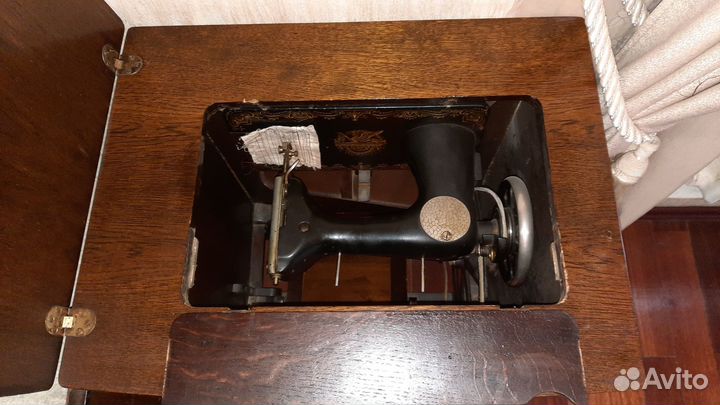 Продам старинную швейную машинку Кехлер