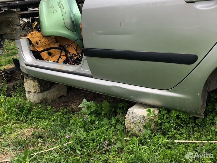 Левый порог peugeot 307