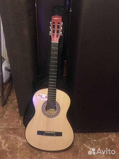 Продам гитару акустическую