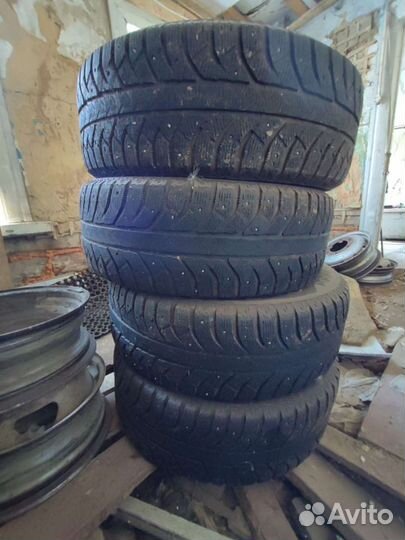 Bridgestone WeatherForce 255/65 R17