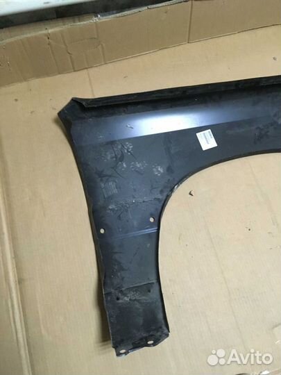 Крыло переднее левое Audi 100 C3 (Ауди)