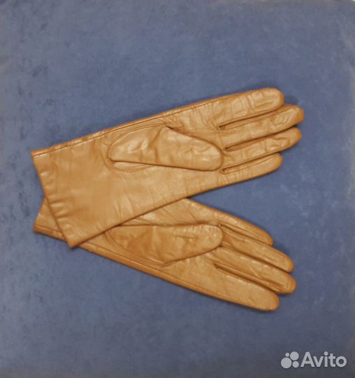 Коричневые перчатки
